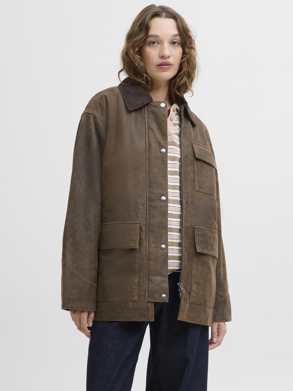 model_shot-front